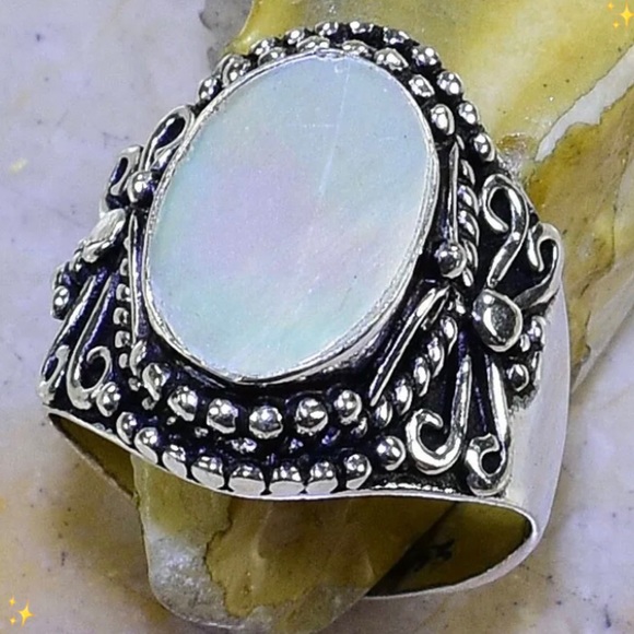 ✨ Mother Of Pearl Gemstone Vintage Handmade Ring - Picture 2 of 5